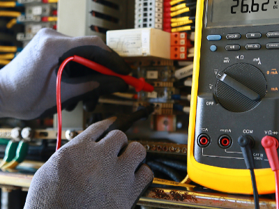 Por que Treinar Conosco? Autoridade e Tradição Nacional em Segurança Elétrica