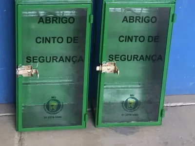 Abrigos de EPIs Personalizados sob Medida